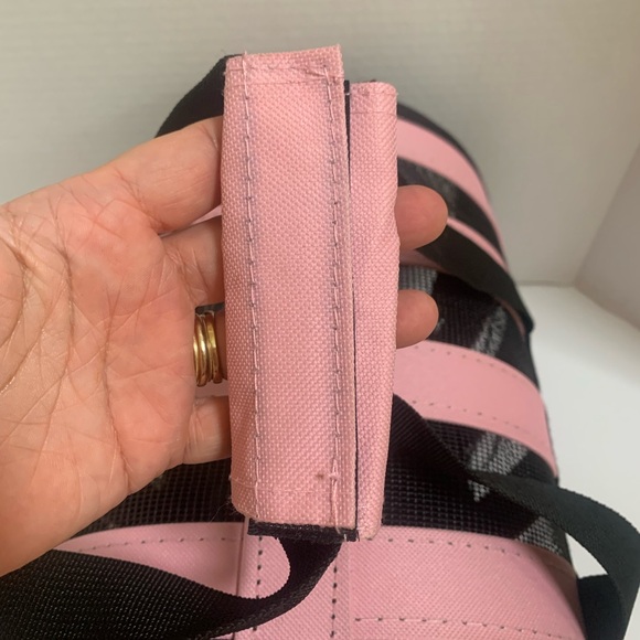 Small Pet carrier bag Pink with Black mesh handle plus detachable shoulder strap - Picture 7 of 11